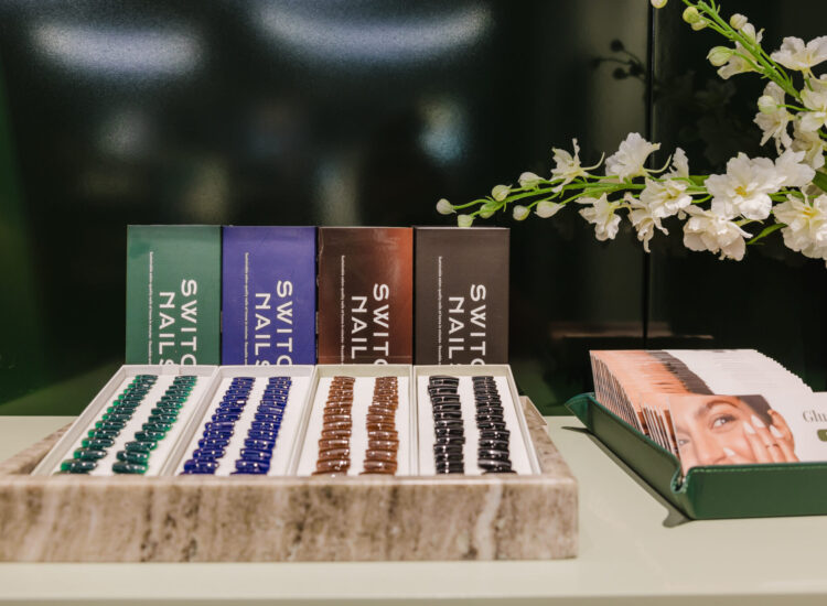 2025-12-15 SWITCH NAILS 73B_med-217